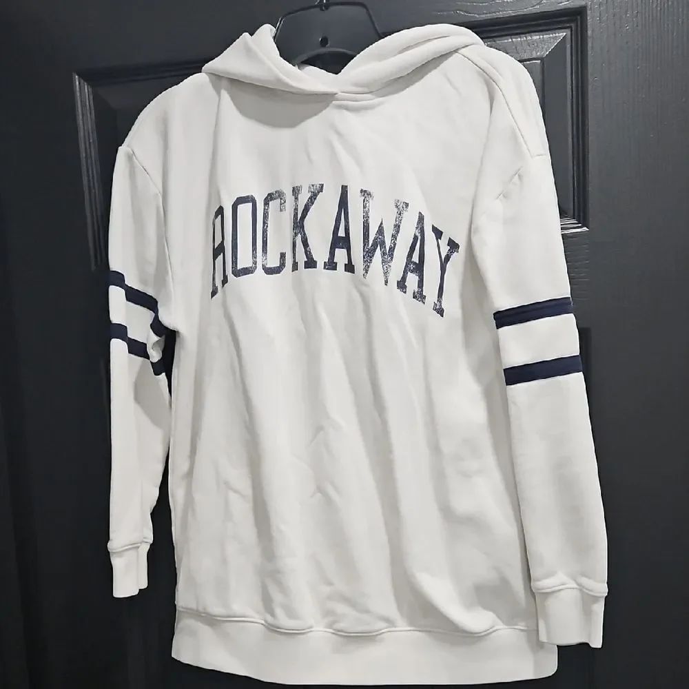 GAP White Crewneck Hoodie with Navy 'ROCKAWAY' Print